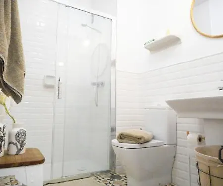 Apartment Bhost - Nino Guevara