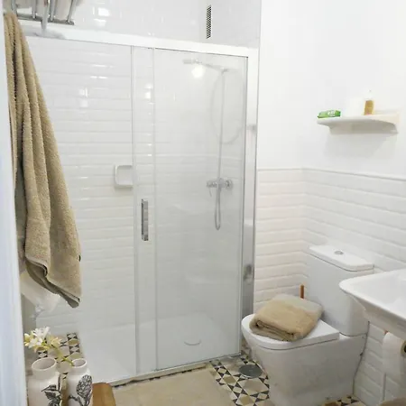 Apartment Bhost - Nino Guevara